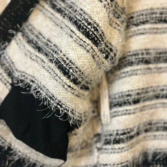 Coquette Girl Calvin Klein Black/White Stripe Textured Cardigan. Old Money. - Picture 3 of 7